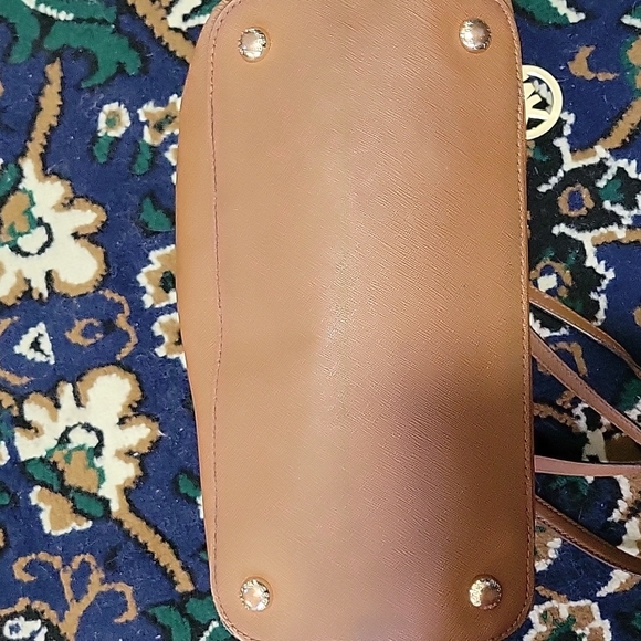 Michael Kors leather bag - Picture 8 of 9